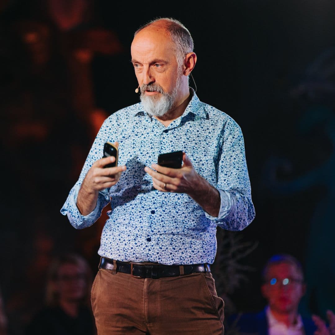 Steve Rawling teaching on stage